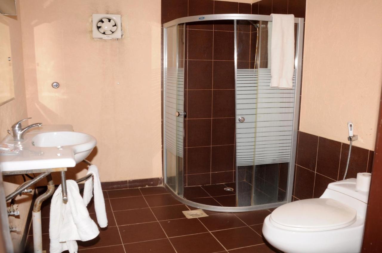 فندق العروبة Riadh Exterior foto