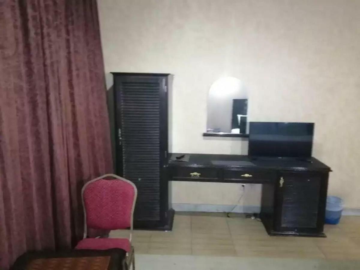 فندق العروبة Riadh Exterior foto