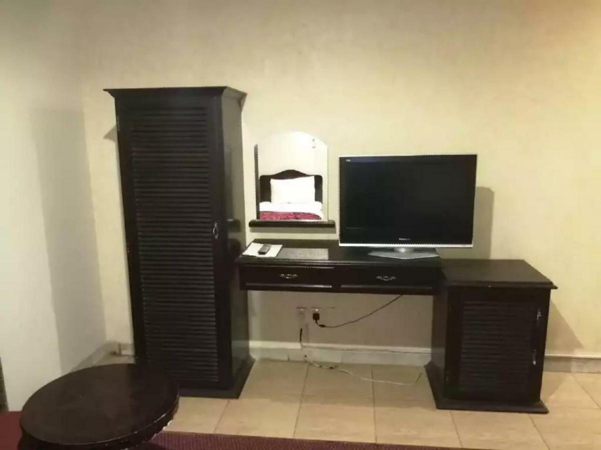 فندق العروبة Riadh Exterior foto