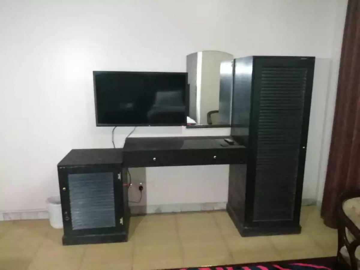 فندق العروبة Riadh Exterior foto